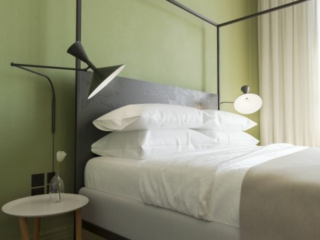 Foto: <a href="http://www.andersbergstedt.com" target="_blank">Anders Bergstedt</a> för <a href="http://entrancemakleri.se/" target="_blank">Entrance mäkleri</a> 01. sovrum-mys