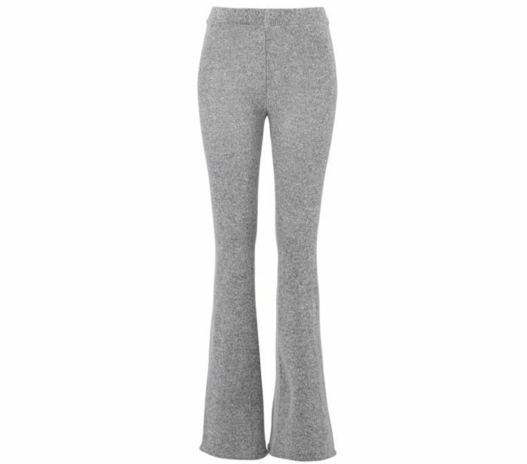 2. Utsvängda stickade byxor, 299 kr, Gina Tricot. 2. Utsvängda stickade byxor, 299 kr, Gina Tricot.