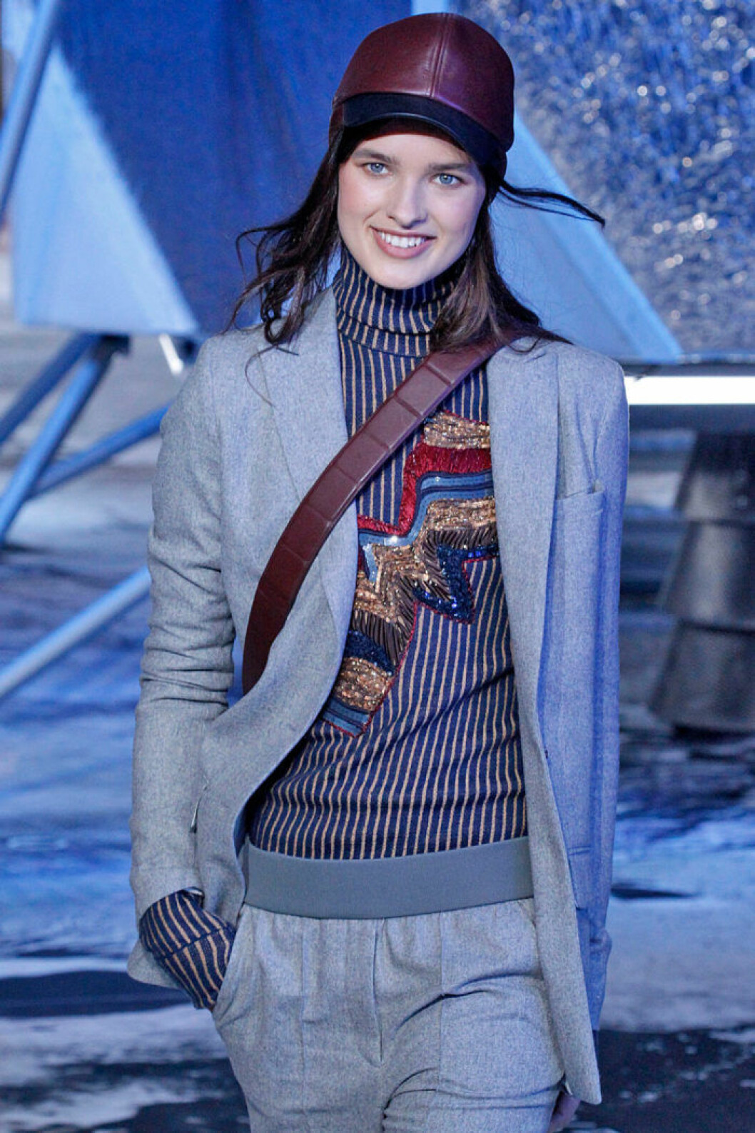 Sportig look under kavajen….hos H&M Studio. Sportig look under kavajen….hos H&M Studio.
