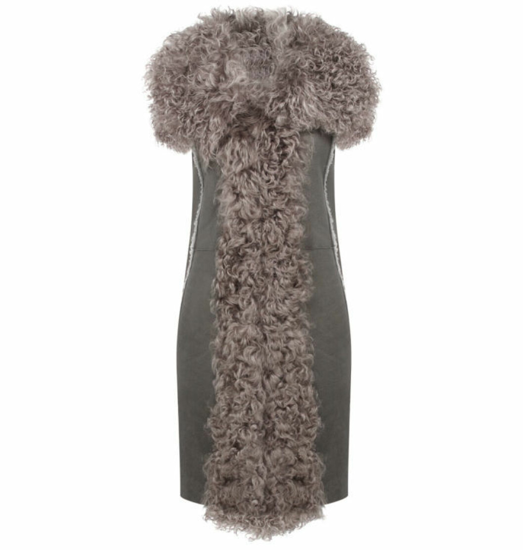 Lång fårskinnsväst, 4 999 kr, River Island.