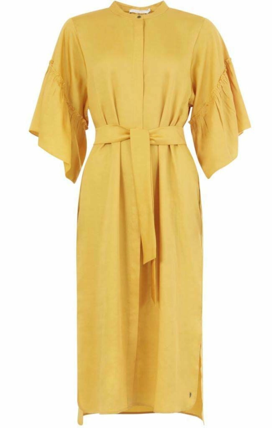 <a href="https://costercopenhagen.com/collections/dresses/products/long-shirt-dress-dress-lemon-curry">Klänning</a> med vid ärm, 1 200 kr, Coster Copenhagen. klänning-gul-coster-copenhagen