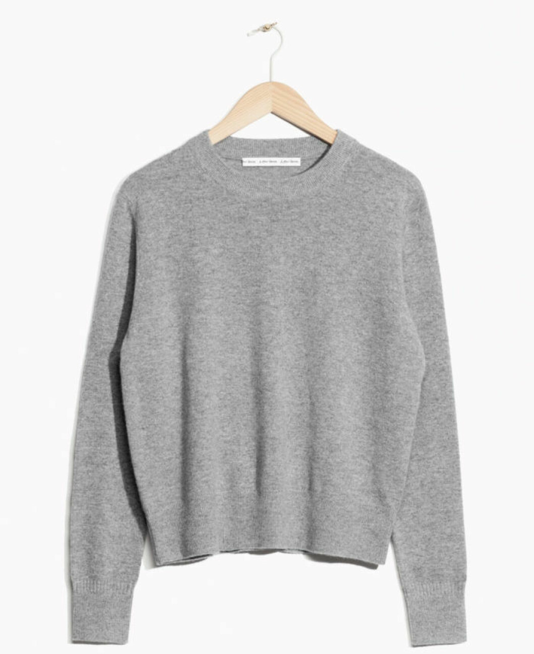 <a href="http://www.stories.com/se/New_in/All_new_in/Cashmere_Knit_Sweater/108773759-122580809.1" target="_blank">Jumper</a> i kashmir, 1 250 kr, & Other Stories. jumper-kashmir-&-other-stories