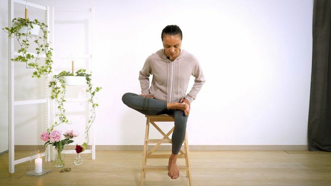 Yoga med Johanna – stretch för sätet.