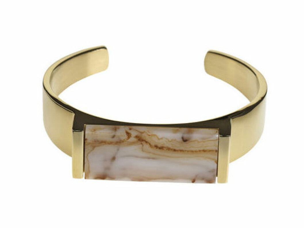 <a href="http://www.bymalenebirger.com/se/jewellery/puccini-bracelet-Q57799014.html?cgid=Wc1364786&dwvar_Q57799014_size=ONE&dwvar_Q57799014_color=002#!start=5" target="_blank">Stelt armband</a>, 1 800 kr, By Malene Birger. stelt-armband-by-malene-birger