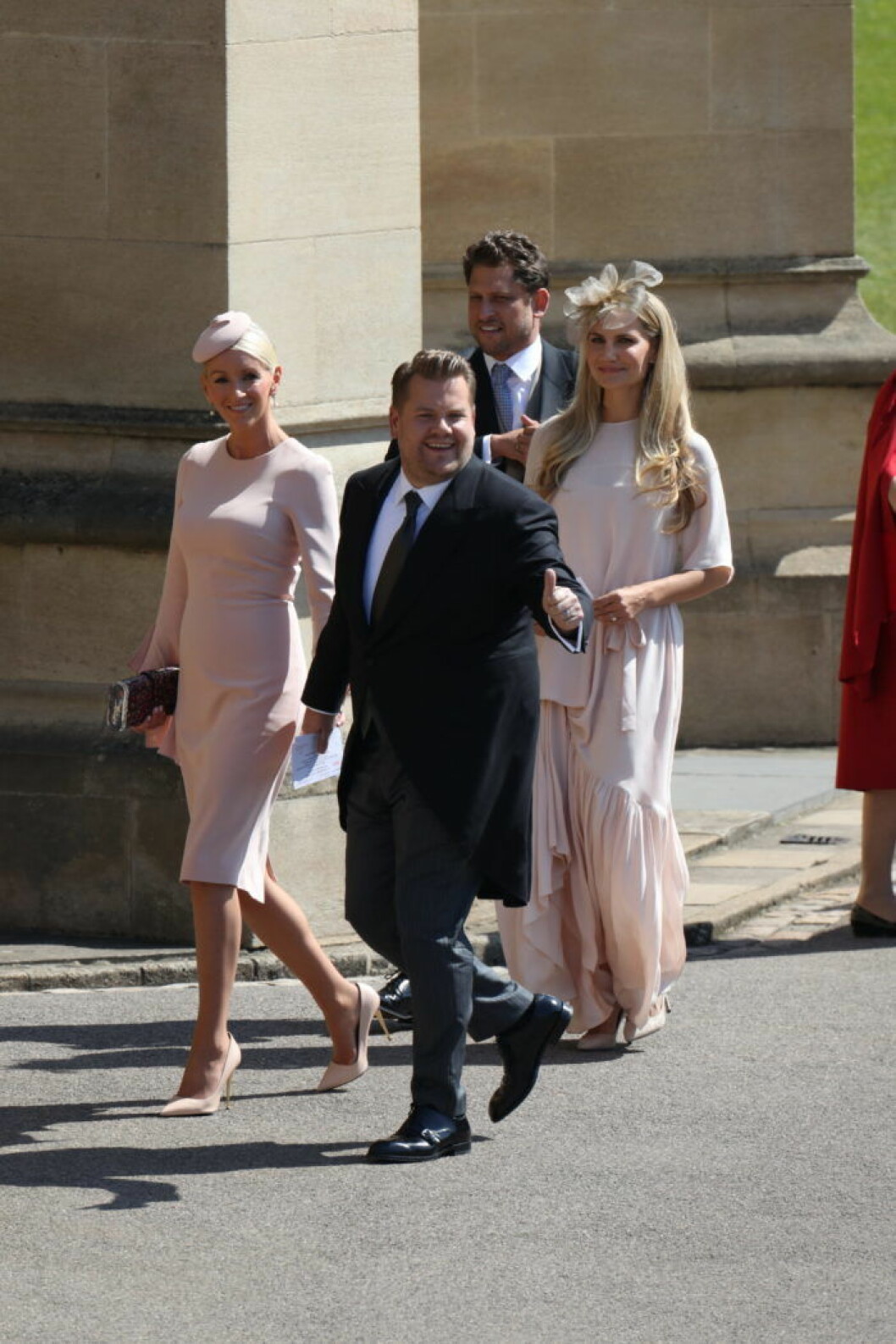 Komikern och programledaren James Corden med hustrun Julia Carey.