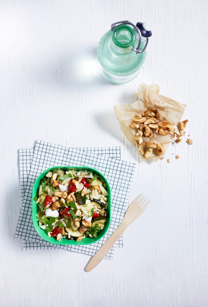Lika god varm som kall eller ljummen. Pastasallad med ugnsbakade grönsaker