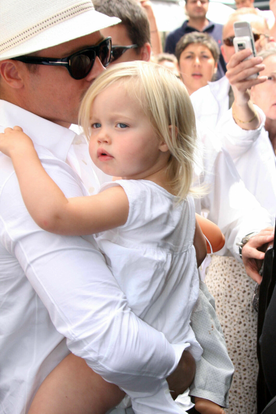 Shiloh Jolie-Pitt med pappa Brad 2008. Shiloh Jolie-Pitt 2008