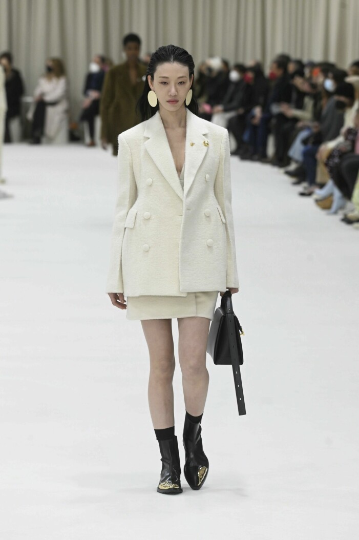 Women fall winter 2022 2023 - Jil Sander fashion show. Women fall winter 2022 2023 - Jil Sander fashion show.