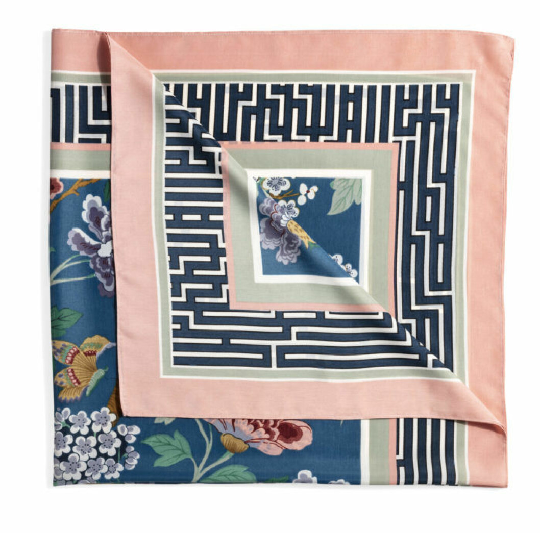 H&M GP & J Baker rosa scarfs