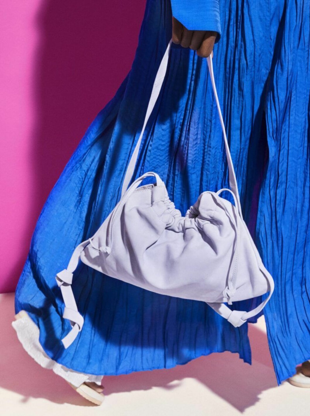 Ljusblå väska från H&M Studio SS20