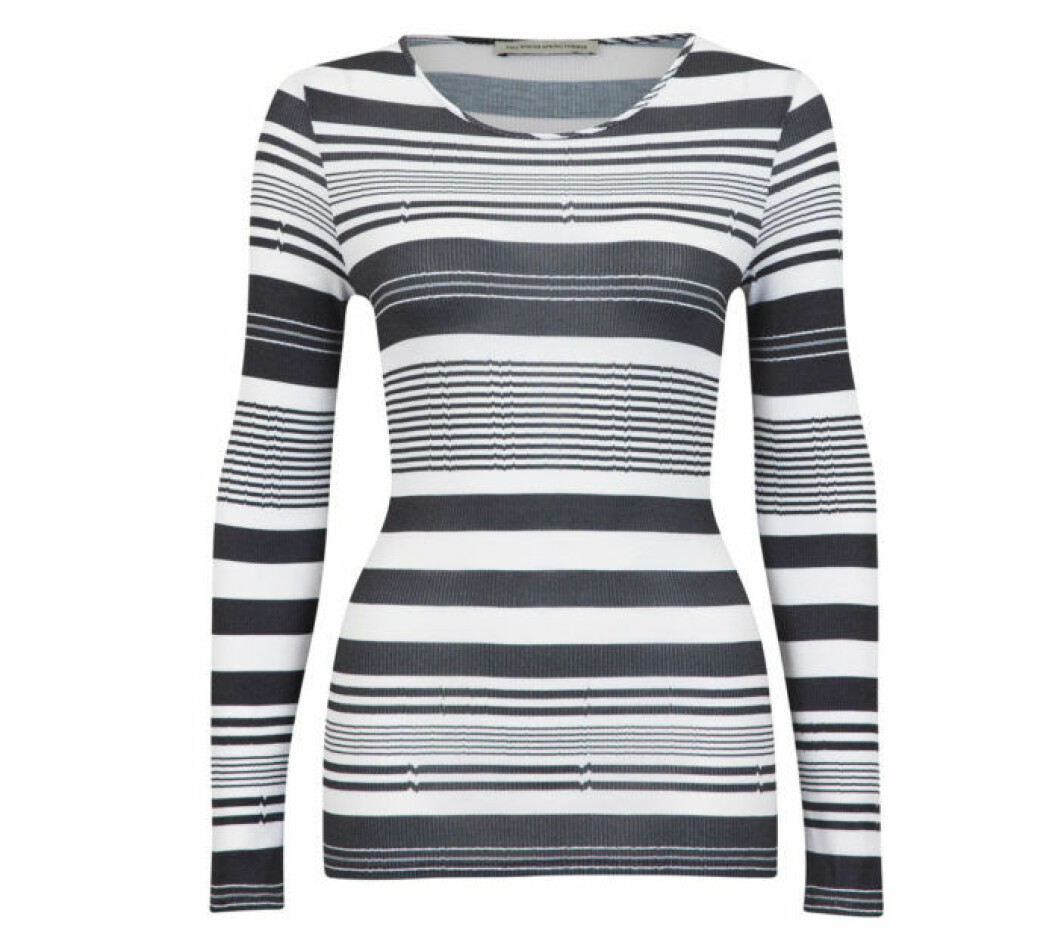 Tight randig topp, 1 100 kr, <a href="http://fallwinterspringsummer.com/eu/" target="_blank">FWSS</a>. Tight randig topp