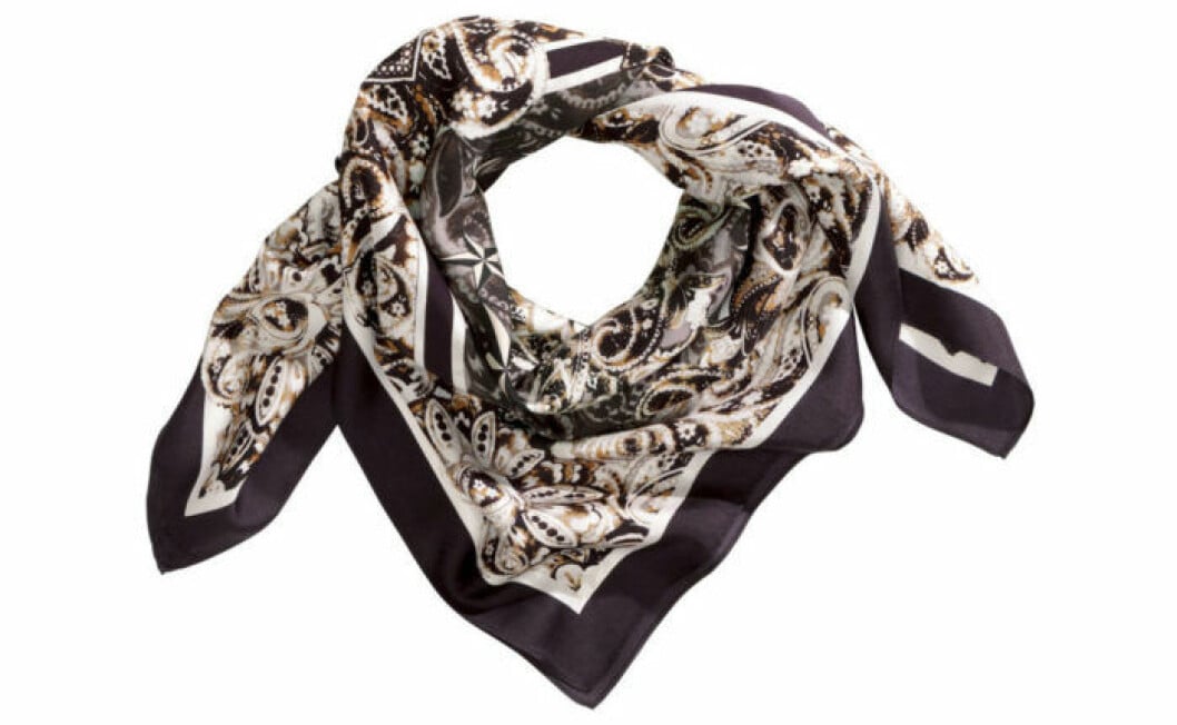 Sidenscarf, 90×90 cm, 299 kr, H&M. Sidenscarf, 90x90 cm, 299 kr, H&M.