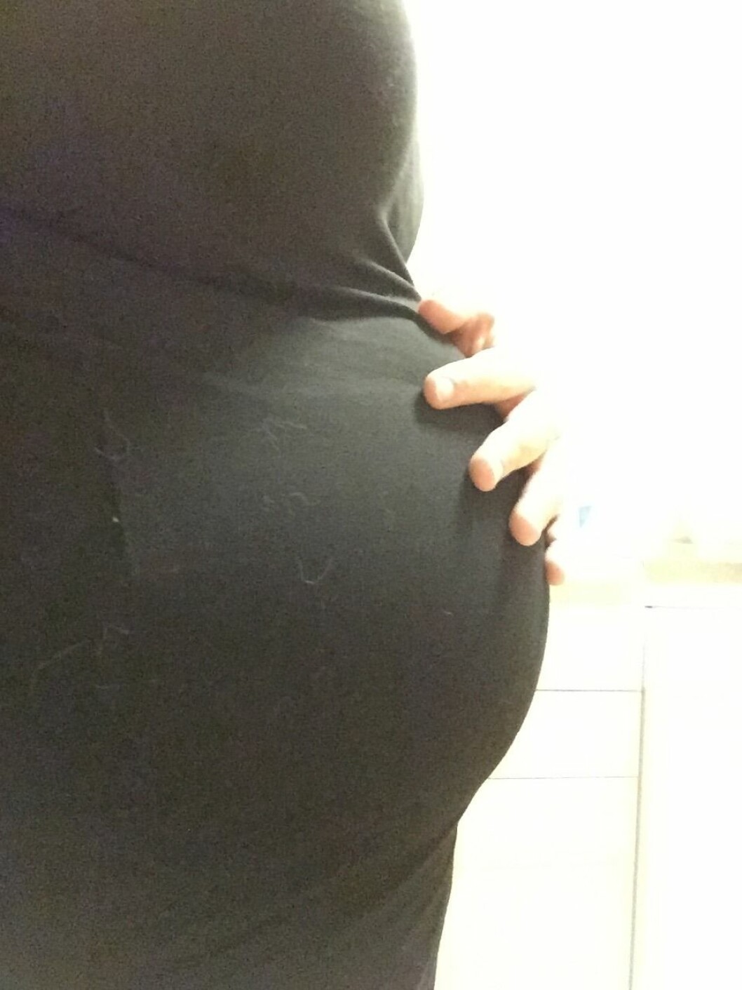 Emma Tegelström sökte hjälp i vården när hon i slutet av graviditeten upplevde minskade fosterrörelser. FOTO: Privat