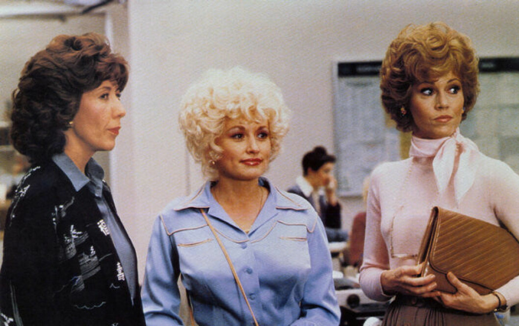 Lily Tomlin, Dolly Parton och Jane Fonda i filmen 9 till 5 från 1980. Foto: IBL Filmen 9 till 5 får en uppföljare