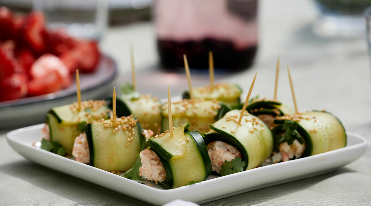 Sojamarinerad gurkrulle med räkröra och wasabi