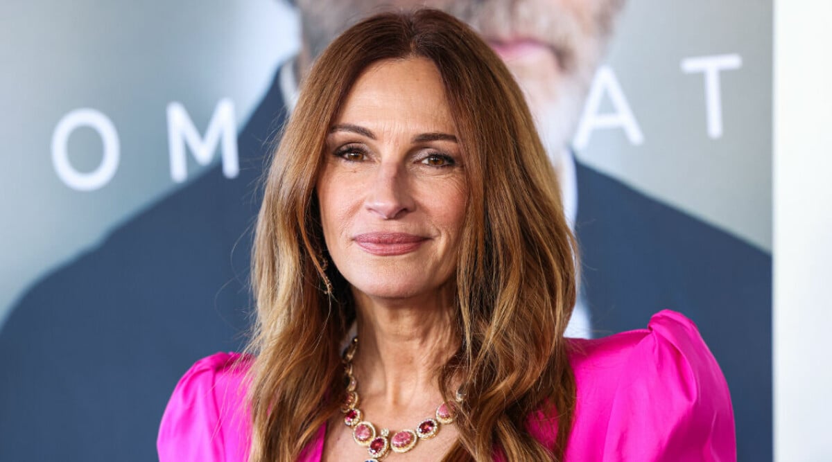 Här dyker stjärnan upp i retrojeansen som syns överallt just nu