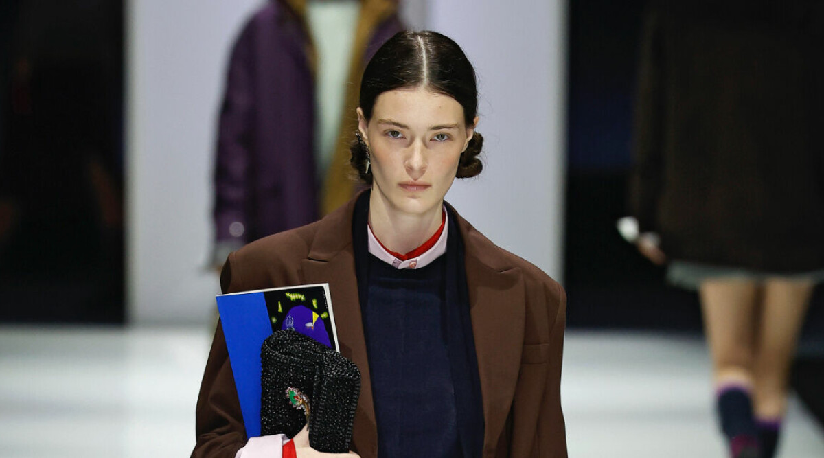 Glöm blått, svart och grått – oväntade färgen tar över jeansmodet