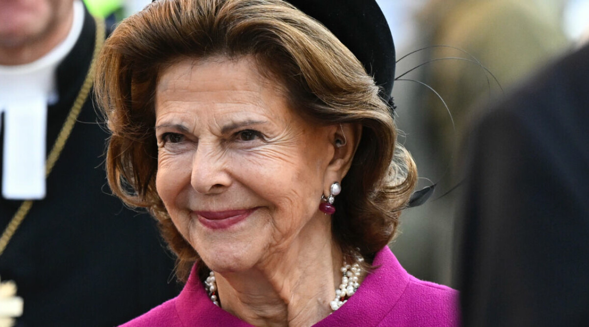 Här dyker drottning Silvia upp i höstens stora modetrend