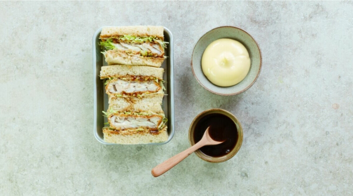 Uppgradera lunchen: matig Katsu Sando-sandwich med norsk sej