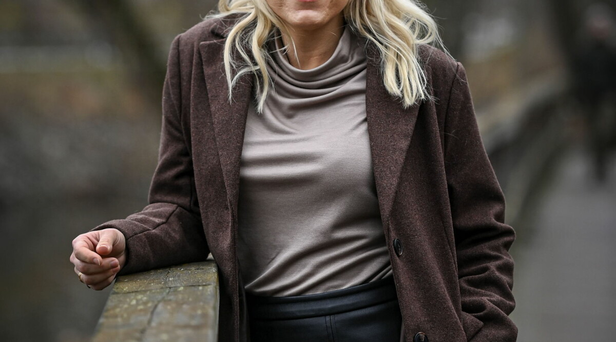 Carina Bergfeldt tvingas ändra programmet