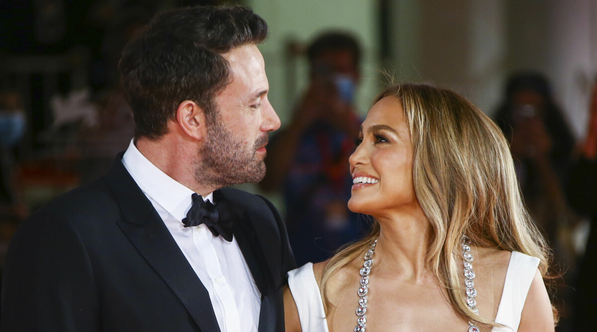 Jennifer Lopez och Ben Affleck har förlovat sig igen