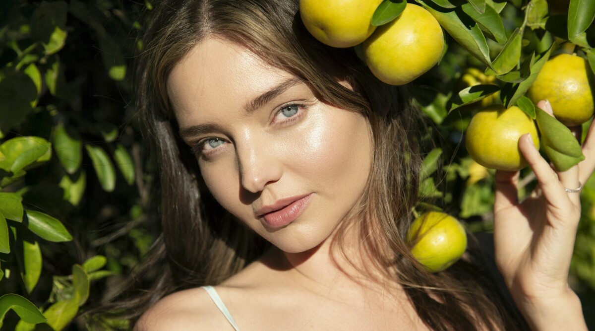 Supermodellen Miranda Kerr avslöjar: “Detta är mina sminkfavoriter”