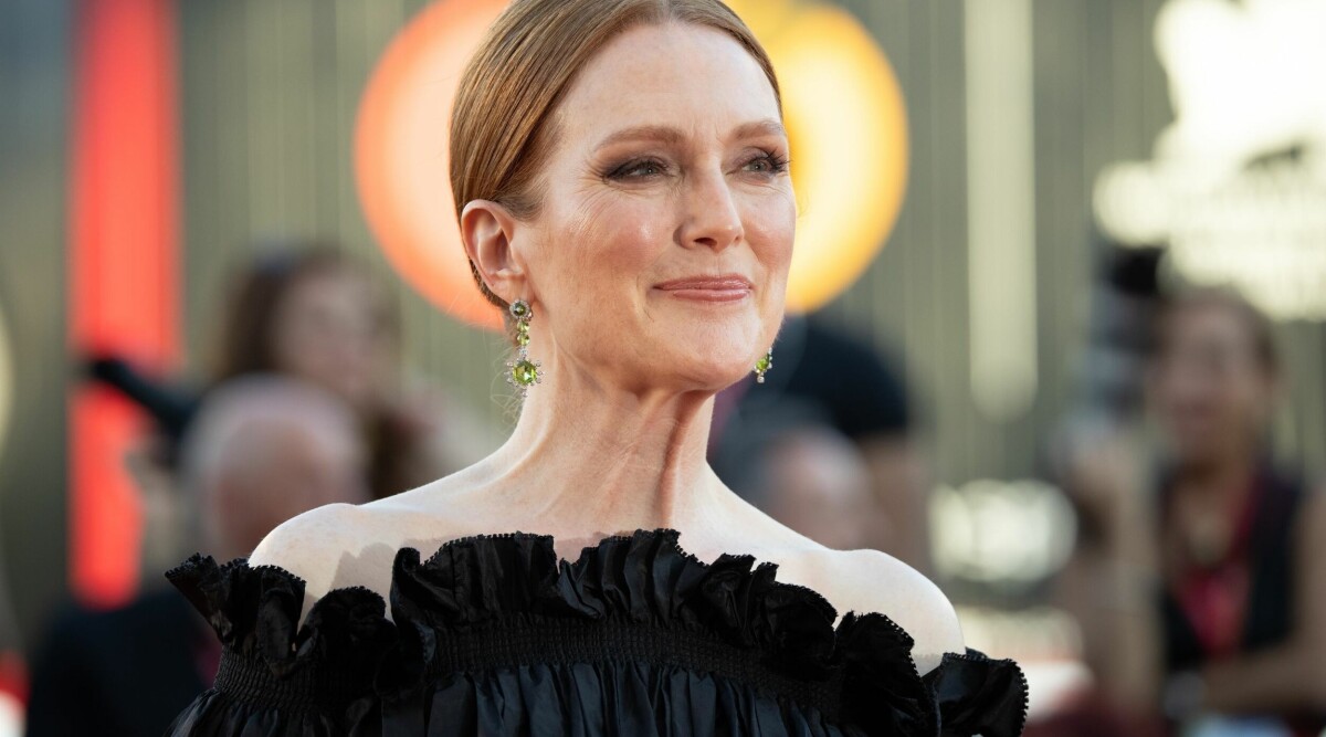 Julianne Moore slår tillbaka mot anti-aging: ”Livets faktum”