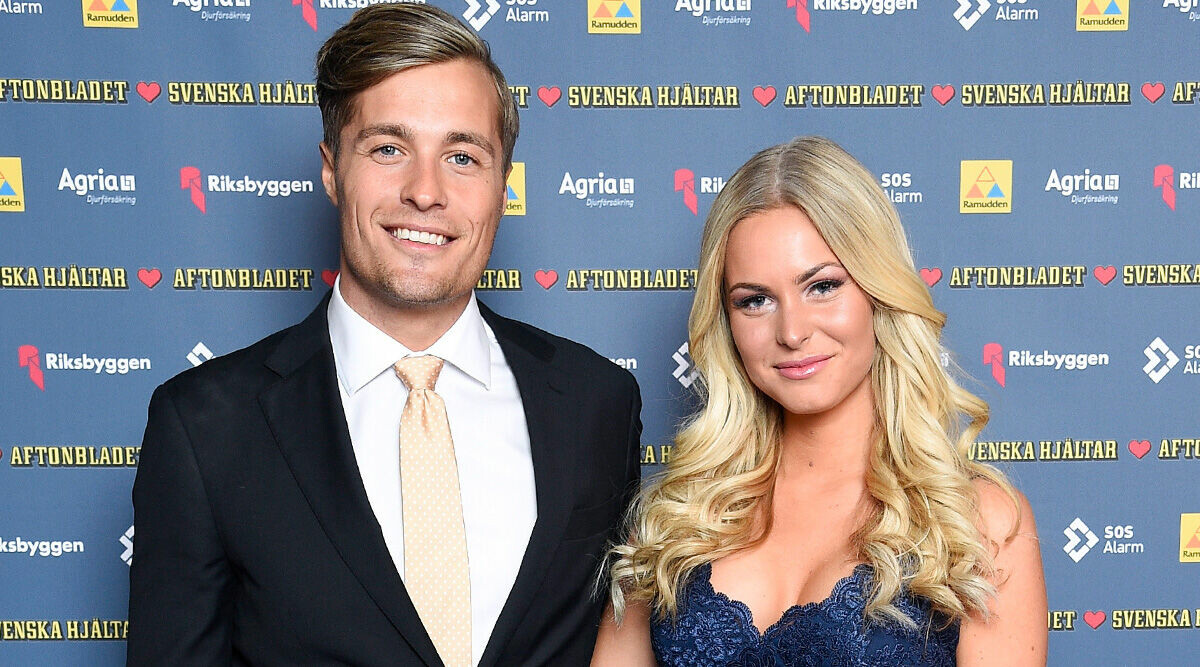 Elvira fick sista rosen av Bachelor-Simon – så är relationen i dag