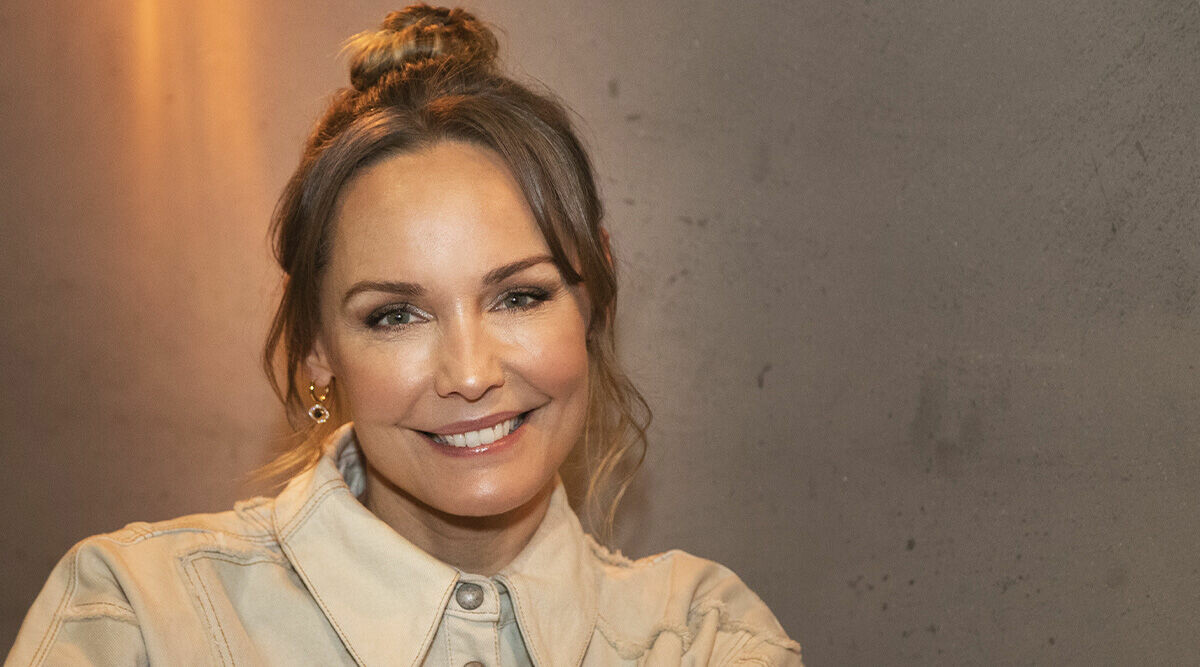 Carina Berg visar upp nya huset i Danderyd