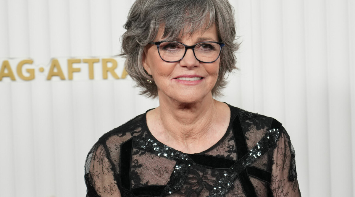 Sally Field vägrar skönhetsingrepp – står upp mot ålderismen