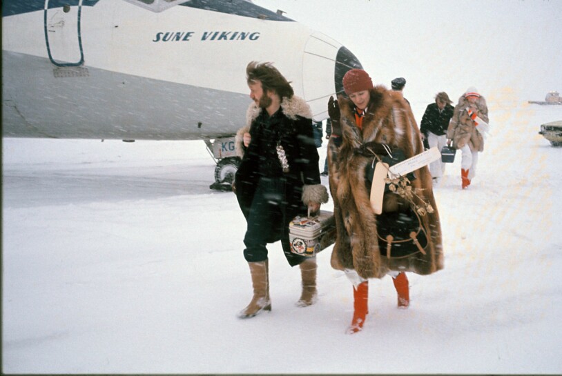 Abba landar i ett snöigt Göteborg.