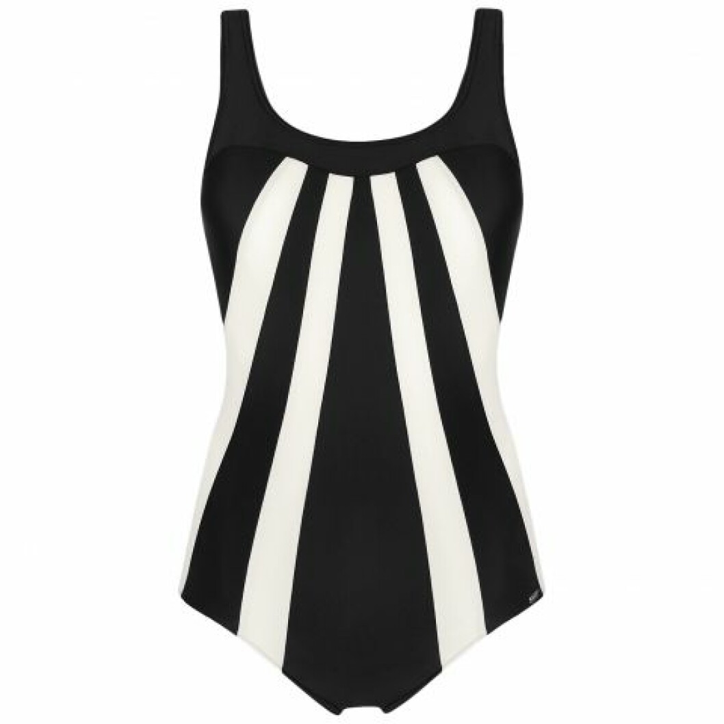 <a href="http://www.abecita.com/sv/artiklar/serpentine-baddrakt-black-white.html" target="_blank">Baddräkt</a>, 499 kr, Abecita. bad-abecita