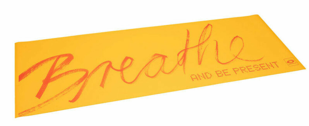 Yogamatta från Abilica med Breathe-tryck.