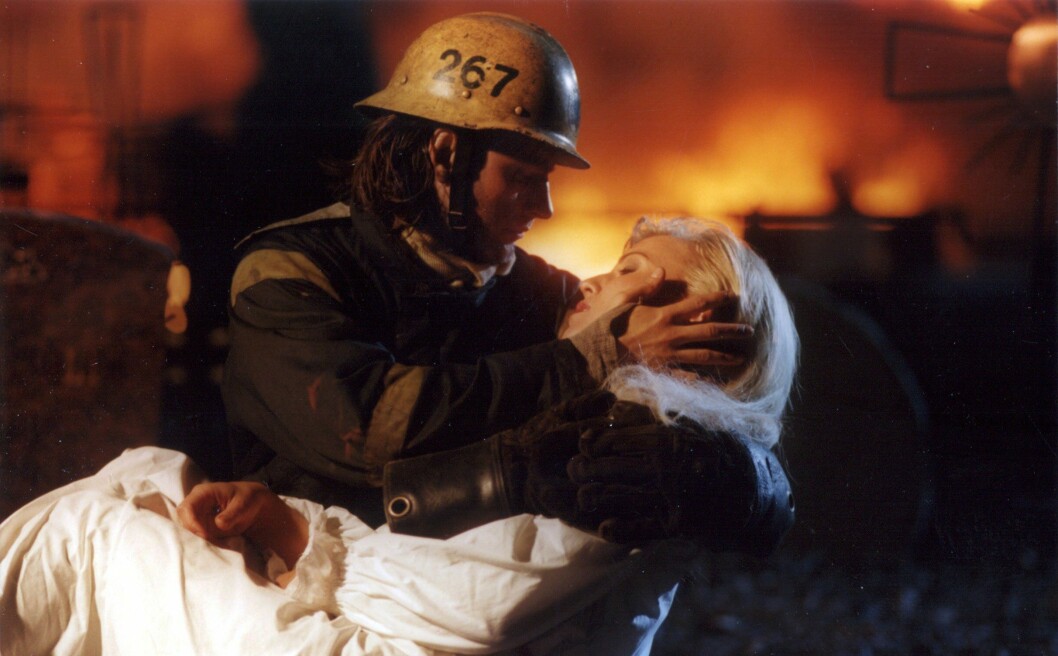 Den klassiska öppningsscenen från<span class=" italic" data-lab-italic_desktop="italic"> Adam & Eva</span>.