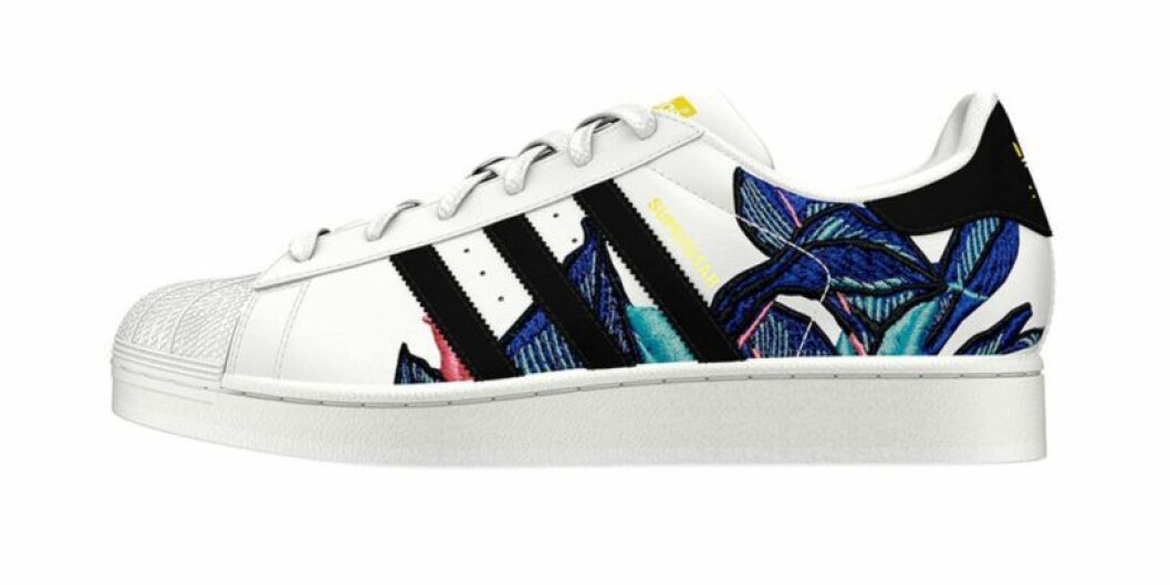 <a href="https://track.adtraction.com/t/t?a=1136856392&as=1218462148&t=2&tk=1&url=https://www.ahlens.se/Mode/skor/sneakers-15229/adidas-originals-sneakers-superster-vit-90062361/">Sneakers</a>, Adidas/www.ahlens.se sneakers-vita-adidas-ahlens