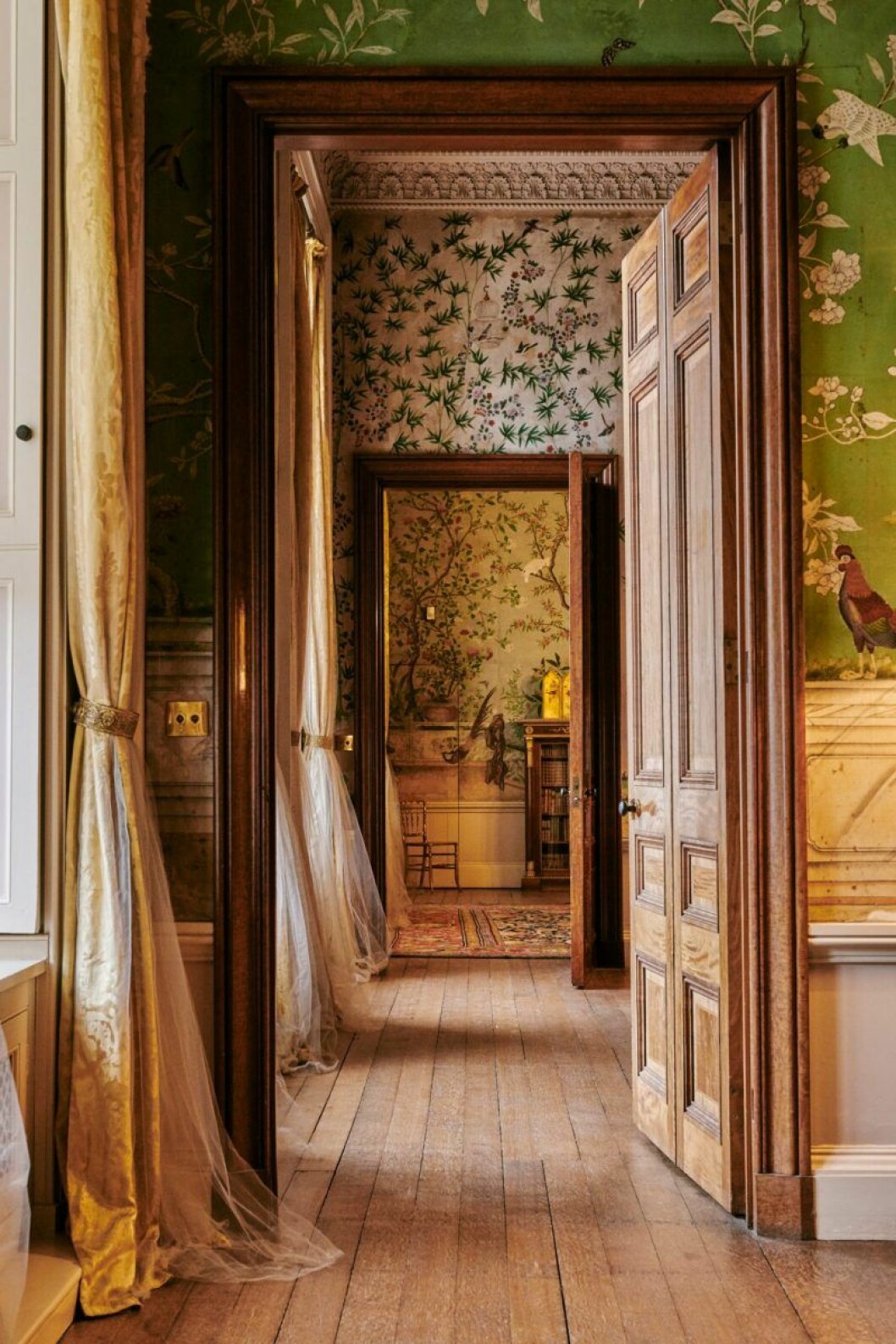 Tänk dig att skrida fram genom korridorerna i slottet. Korridor i Belvoir Castle