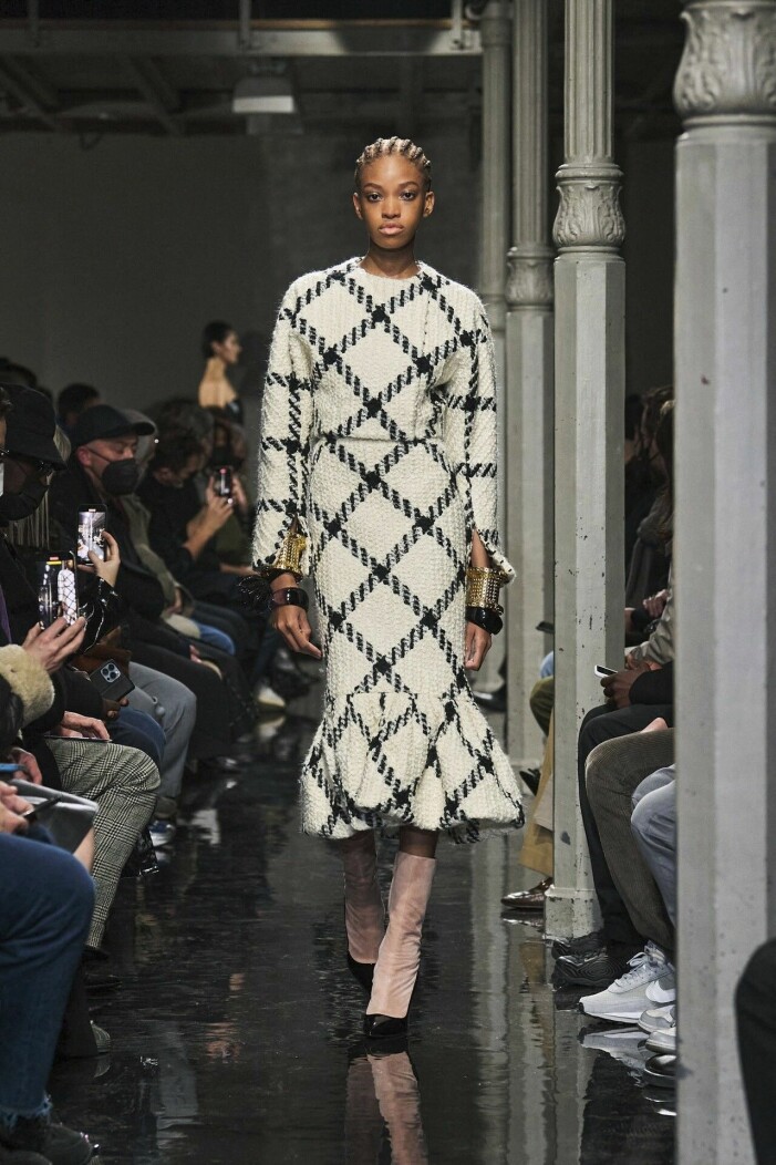 Alaïa Fall Winter 2022-2023 fashion show in Paris. Alaïa Fall Winter 2022-2023 fashion show in Paris.