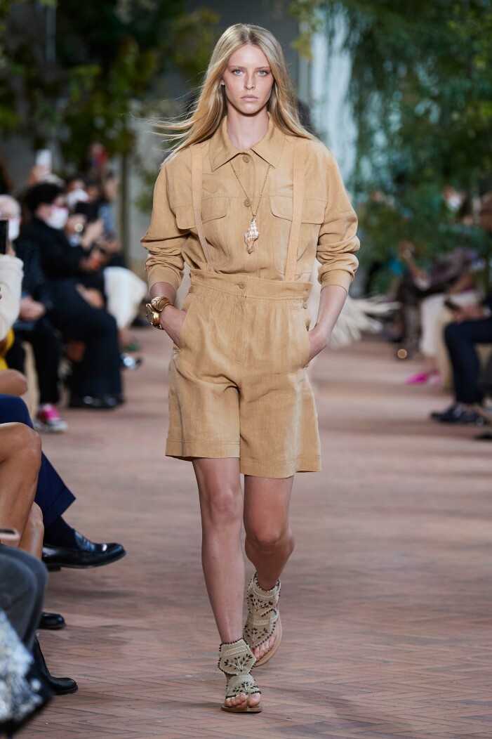 Alberta Ferretti Alberta Ferretti ss 21 beige workwear look