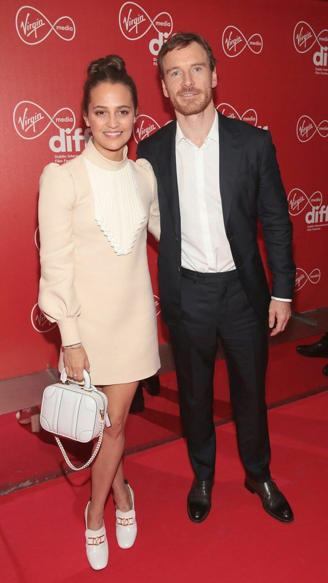 Alicia Vikander tillsammans med maken Michael Fassbender. Alicia Vikander tillsammans med Michael Fassbender på röda mattan.