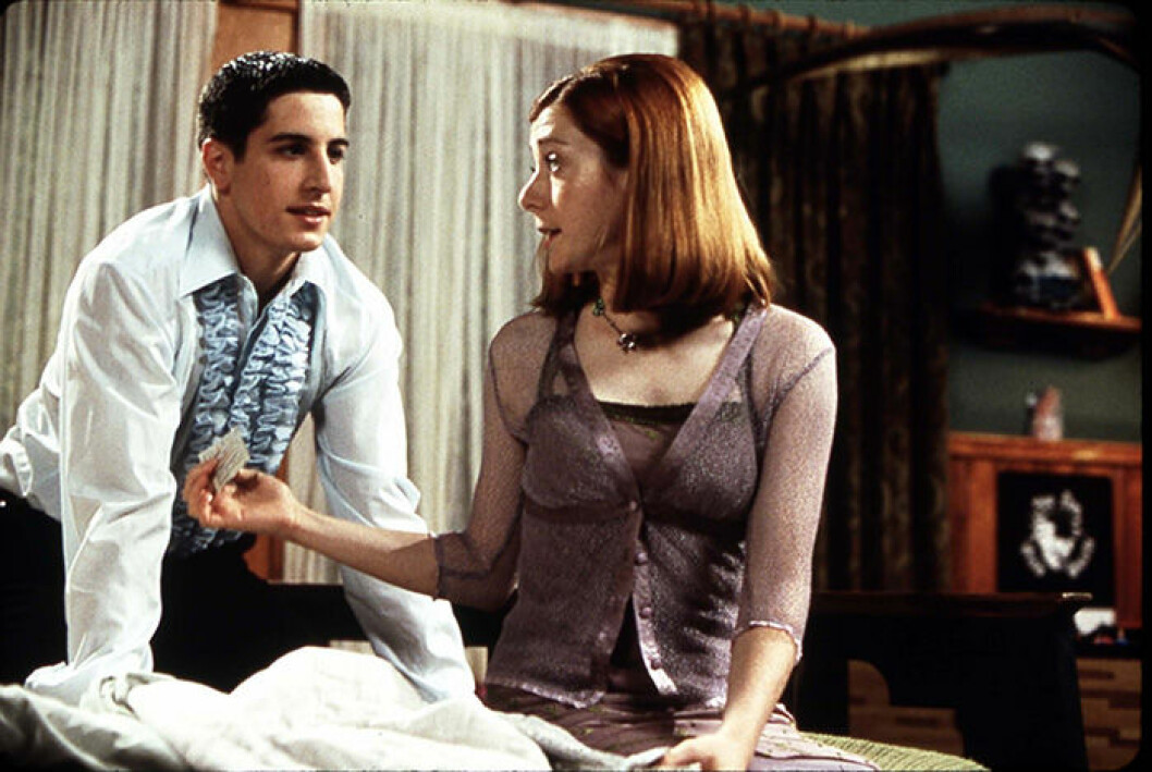 Jason Biggs och Alyson Hannigan är två av skådespelarna i <em>American Pie</em> från 1999. En bild på Jason Biggs och Alyson Hannigan i American Pie från 1999.