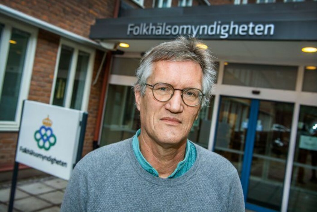 Anders Tegnell stöttas av sin fru Margit. Anders Tegnell stöttas av sin fru Margit.