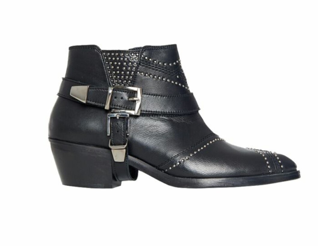 Med <a href="http://www.aninebing.com/collections/shoes/products/bianca-boot">nitar och spännen</a>, ca 6 700 kr, Anine Bing. boots-anime-bing