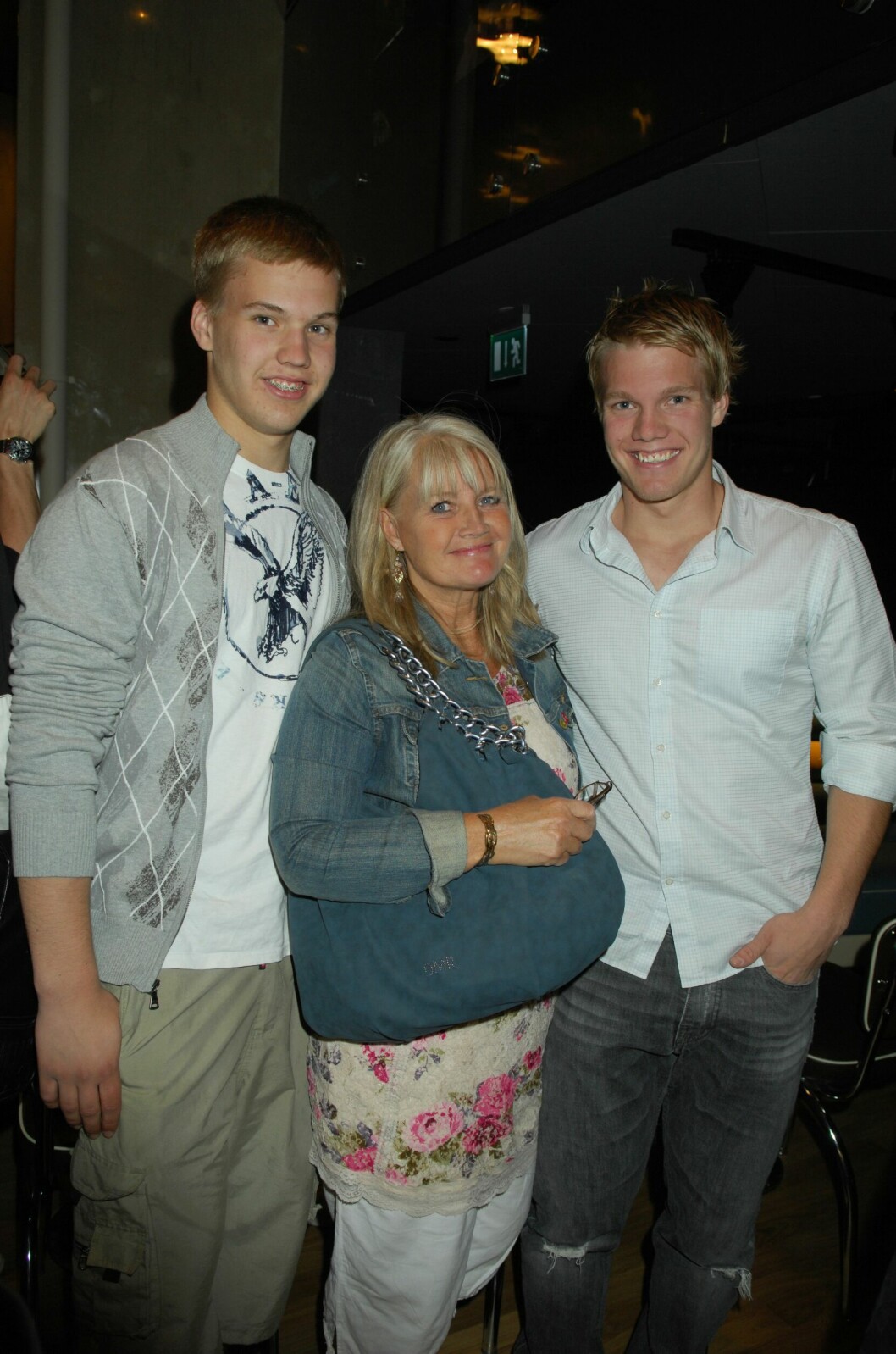 Ann-Britt Ryd Pettersson med sönerna Johan och Jacob, 2010.