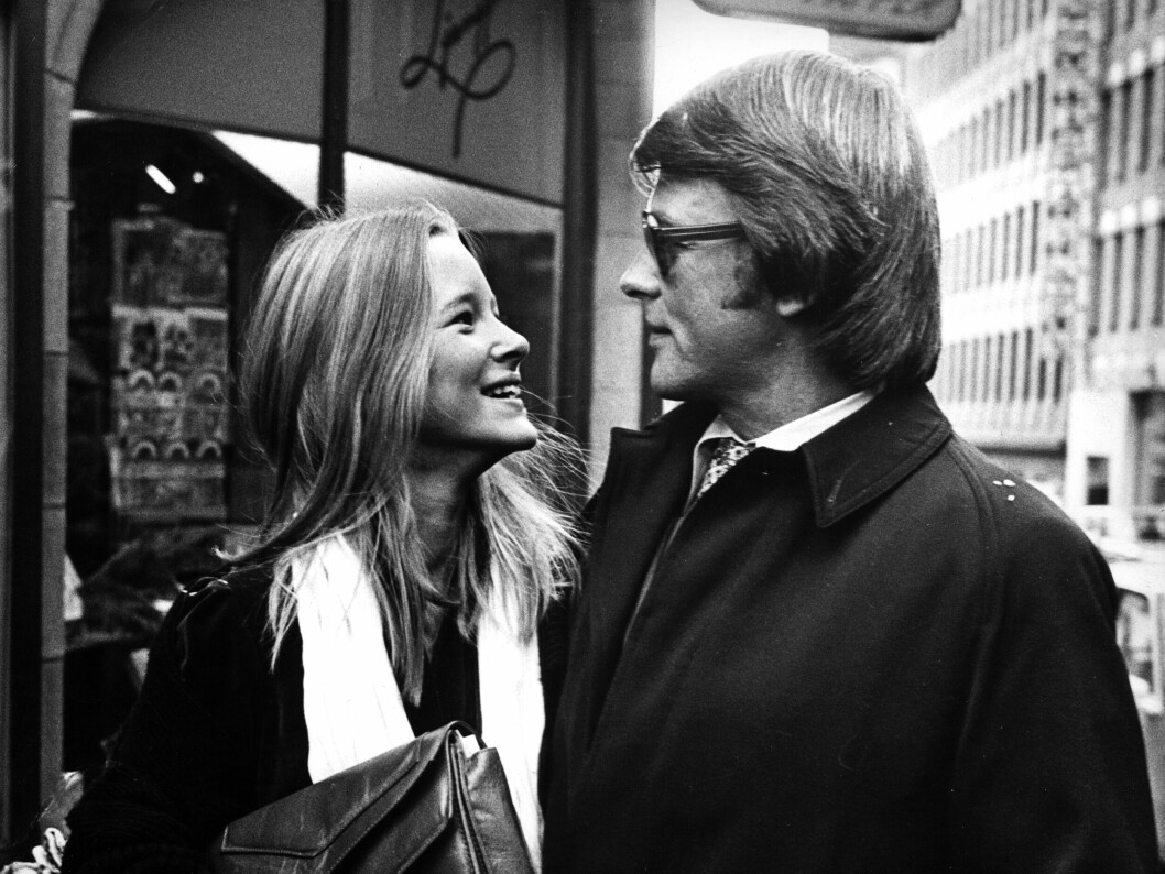 Sven-Bertil Taube med hustrun Ann Zacharias, 1975. ann zacharias och sven-bertil taube