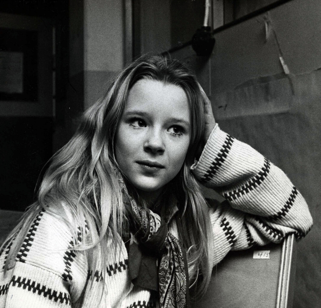 Ann Zacharias 1968, 12 år gammal. Ann har under 2022 släppt den självbiografiska boken <span class=" italic" data-lab-italic_desktop="italic">En ovanlig fågel</span>, skriven i samarbete med Lennart Svensson (Ekerlids Förlag). I den berättar hon om sitt både spännande och turbulenta liv. ann zacharias 1968