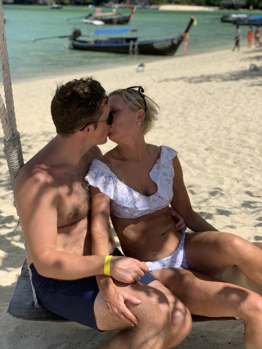 Efter att ha blivit lämnad av sin första man träffade Anna en ny kärlek i Marcus som hon kände sedan tidigare.