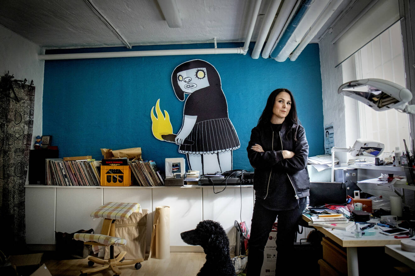 Tecknaren Nina Hemmingsson i sin studio i Stockholm.