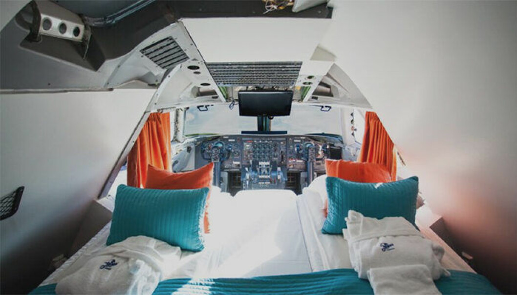 Foto: Jumbostay Sov i en cockpit på hostellet Jumbostay på Stockholm-Arlanda