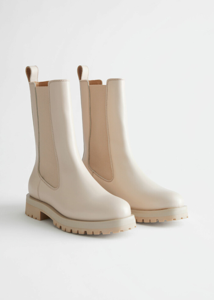 Höga beige boots från & other stories