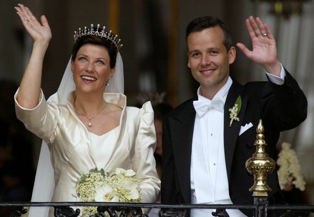 Ari Behn gifte sig med prinsessan Märtha Louise 2002. 2017 gick de skilda vägar. Ari Behn död